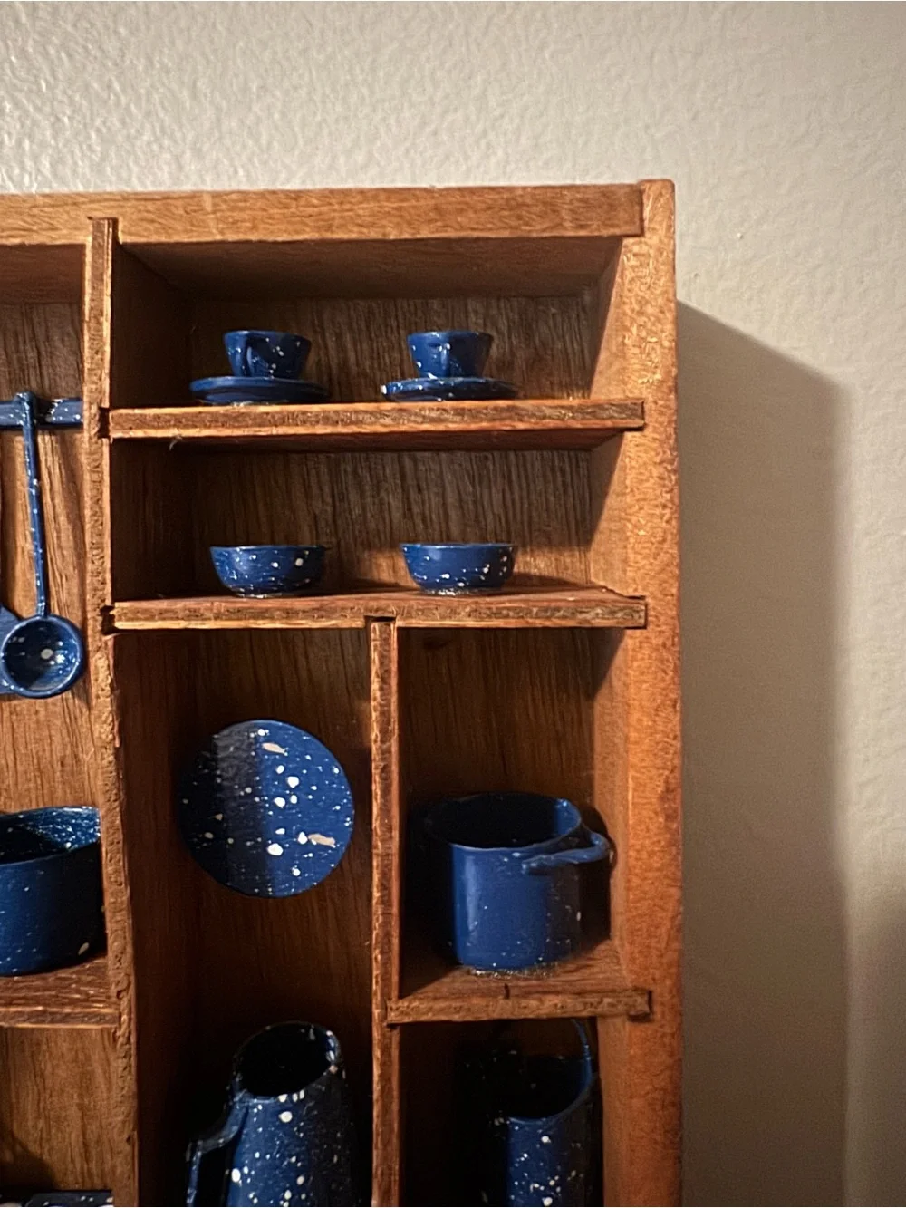 VTG Blue Speckled Miniature Kitchenware Display Shelf - Home Wall Decor